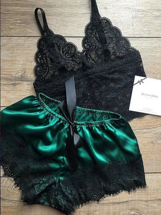 Conjunto de Pijama de 2 Piezas - Crop Top Sin Mangas y Shorts con Diseño Patchwork