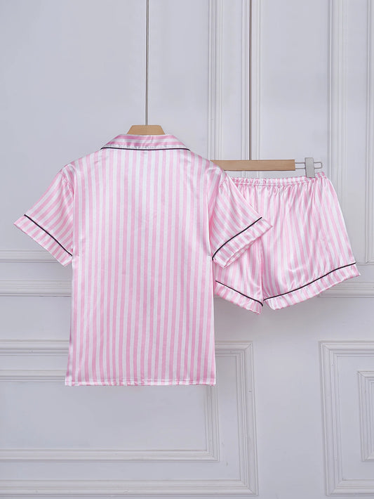 Pijama de Satén a Rayas con Bordado - Set de Shorts y Manga Corta con Cuello Camisero