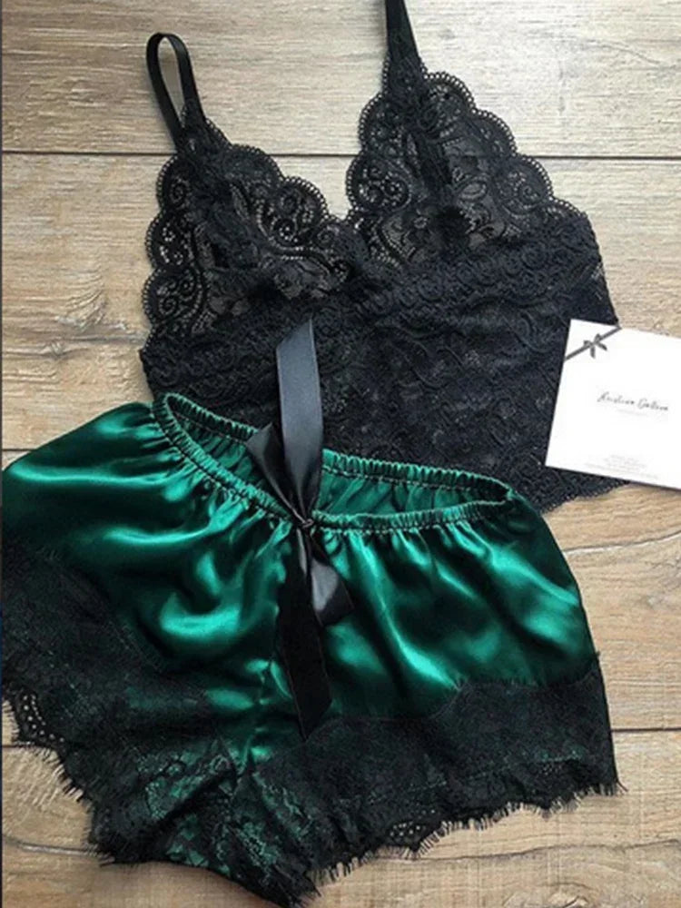 Conjunto de Pijama de 2 Piezas - Crop Top Sin Mangas y Shorts con Diseño Patchwork